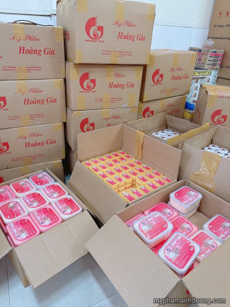 kem b&ocirc;ng hồng ho&agrave;ng gia